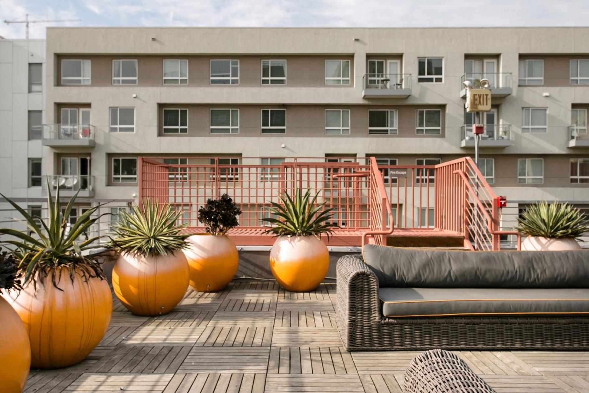 Abode Angeles - Downtown South Park 4*